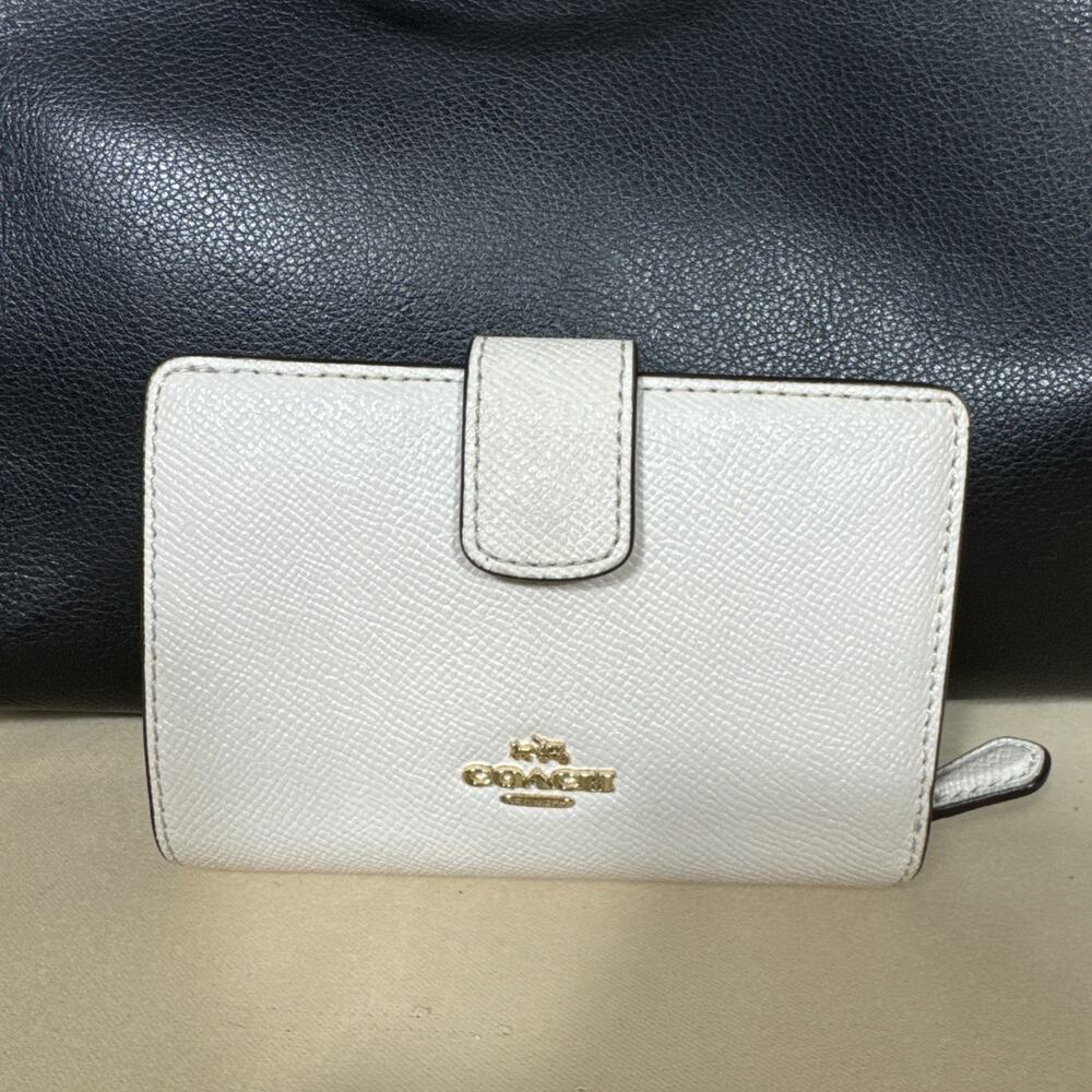Coach Wallet Womens White Leather Zip Around Small Bifold Card Holder Compact
